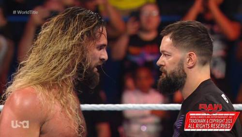 Seth Rollins y Finn Bálor en WWE Raw 05 06 2023 WWE