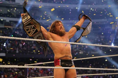 Daniel Bryan como WWE World Heavyweight Champion en WWE WrestleMania XXX (6/4/2014) / Photo by: jamie nyc - Flickr.com