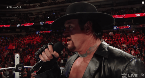 Brock Lesnar confronta a The Undertaker en el RAW previo a Hell in a Cell -19 octubre 2015