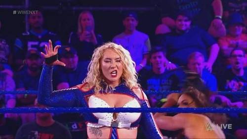 Nikkita Lyons en NXT 2.0 (09/08/2022) / WWE 2