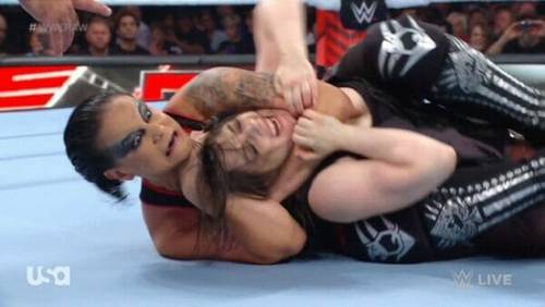 Shayna Baszler y Nikki Cross en WWE RAW 17 de julio 2023